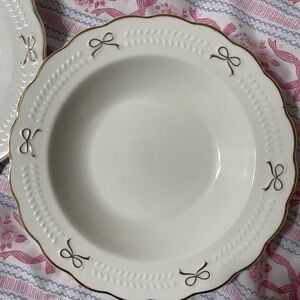 Classic White Ceramic Dinner Plates with Gold Bow Accent (Set of two)